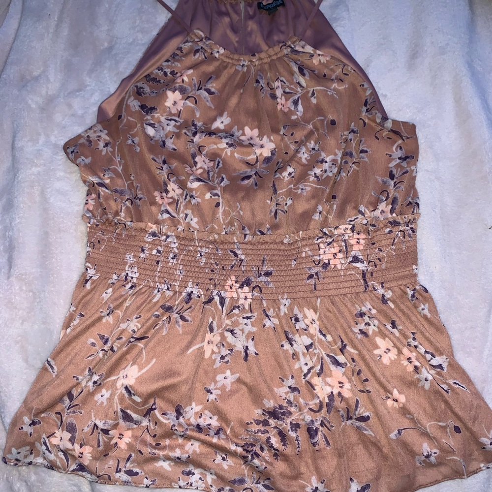Cute floral top from express